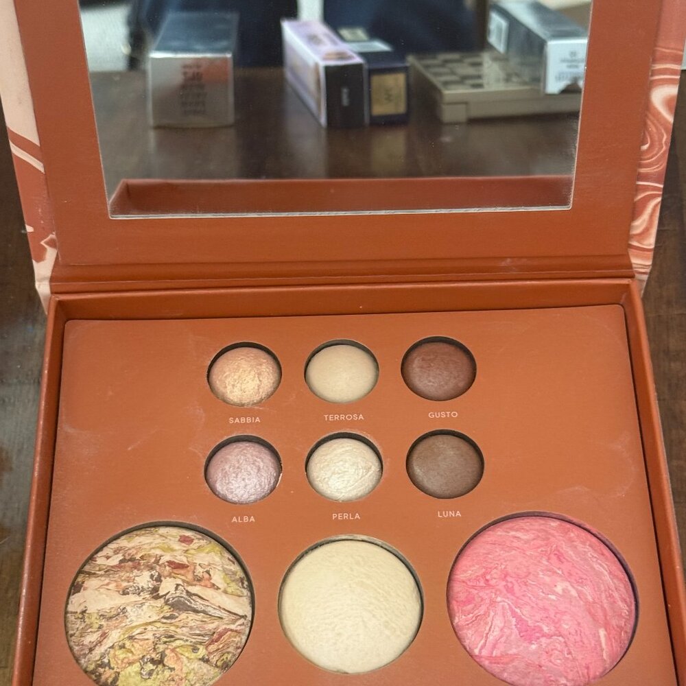 New Laura Geller Tuscan Dreams Palette- Eyeshadows/Brightener/Blush Brightener
